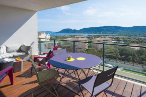 Superbe appartement vue mer idéalement situé à 750m des commerces et du centre historique de Porto-V